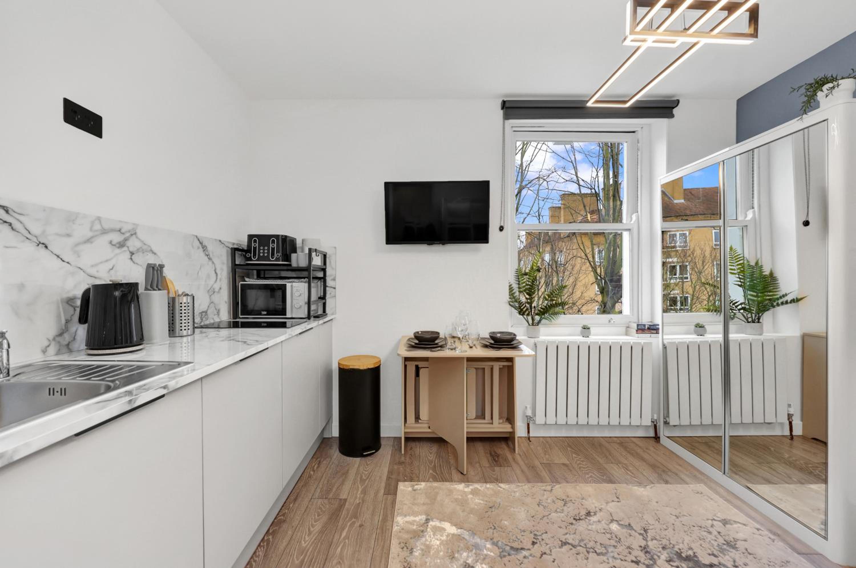 Hilldrop Apartments Short Term Rental & Flexible Renting Islington with Free WiFi, Parking & Garden