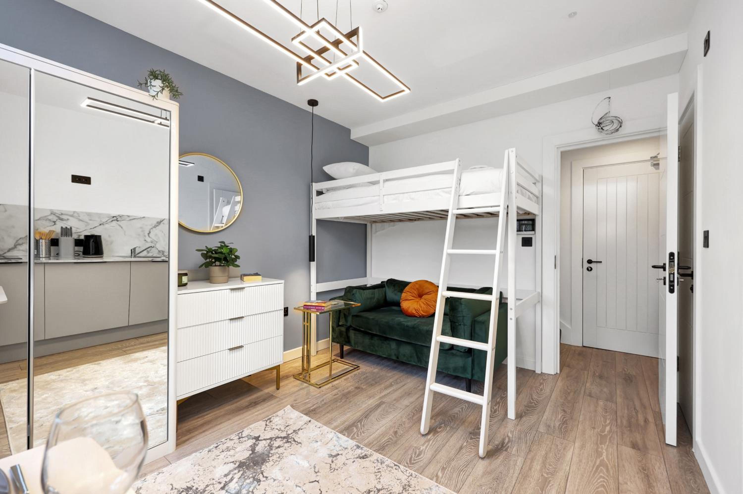 Hilldrop Apartments Short Term Rental & Flexible Renting Islington with Free WiFi, Parking & Garden