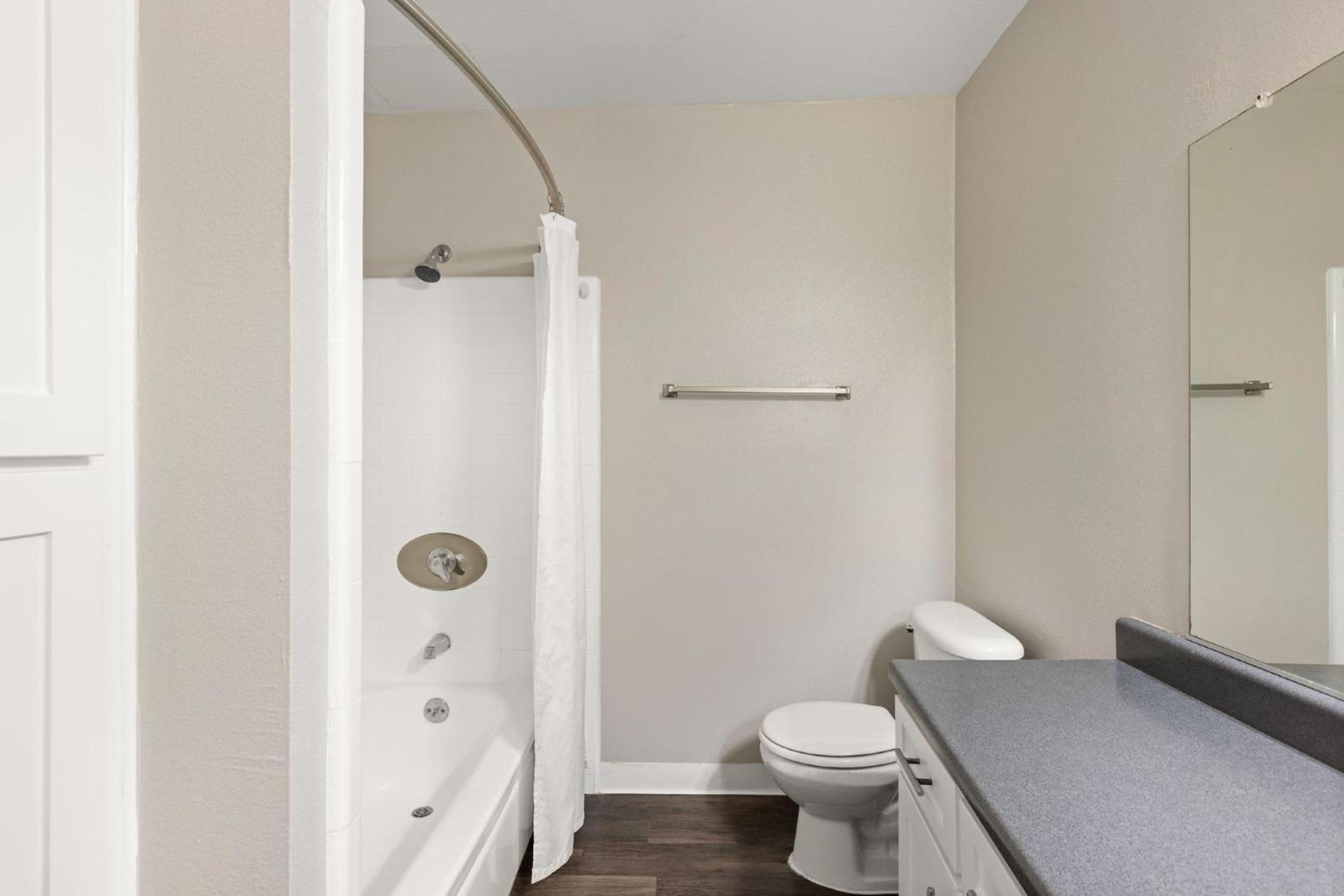 Burbank Vacations - Modern and Stylish Studio at 1200 Riverside in Burbank - Property Image 12