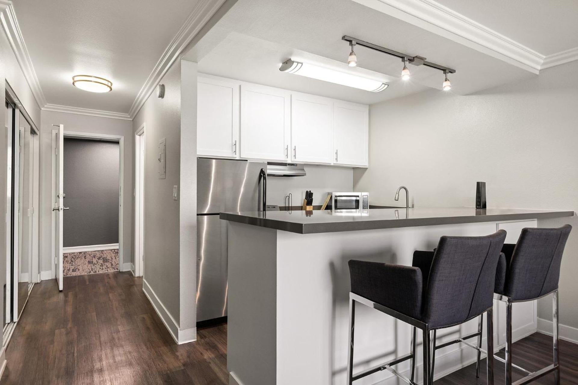 Burbank Vacations - Modern and Stylish Studio at 1200 Riverside in Burbank - Property Image 10