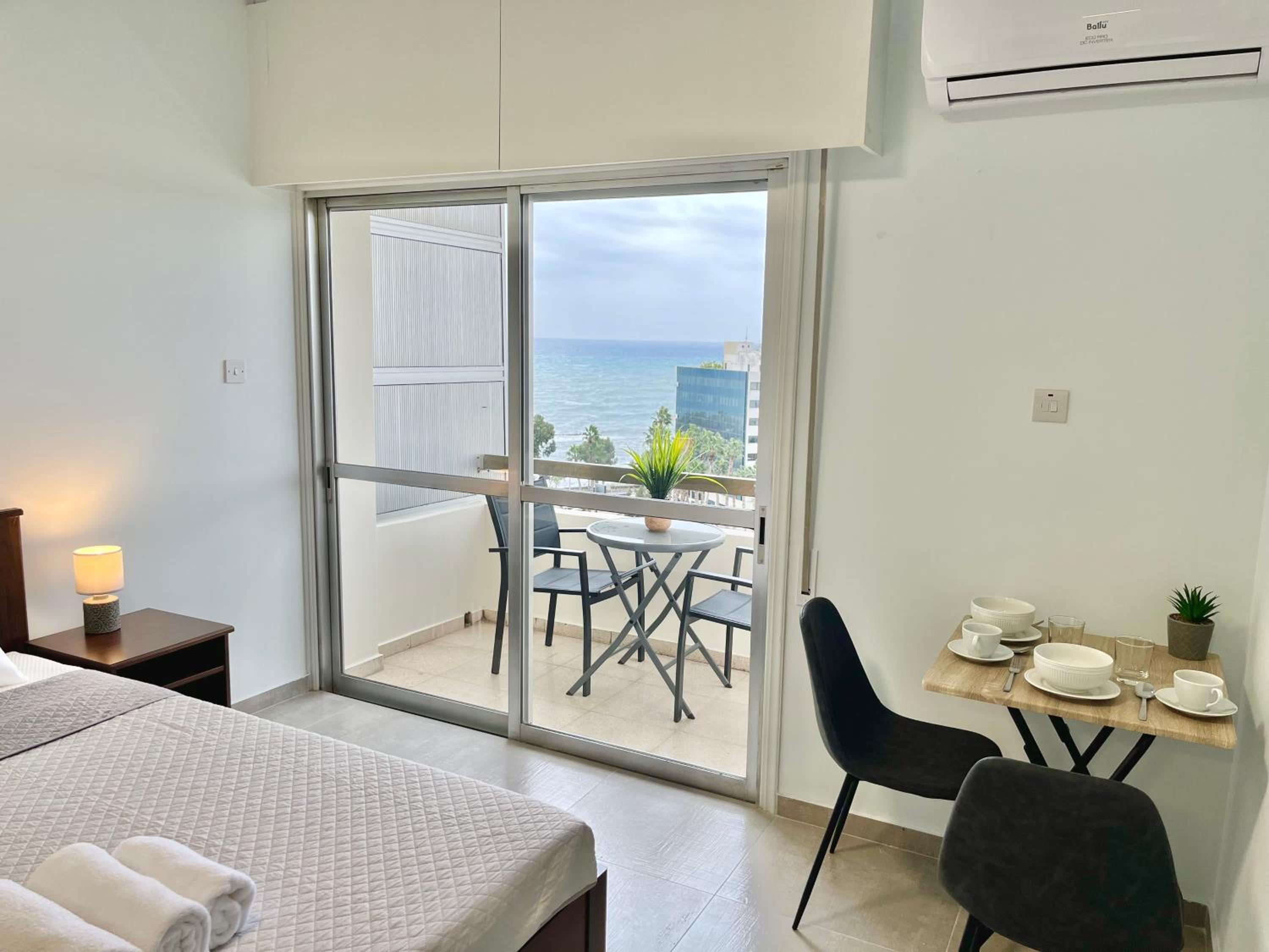 Enaerios SeaView Studio