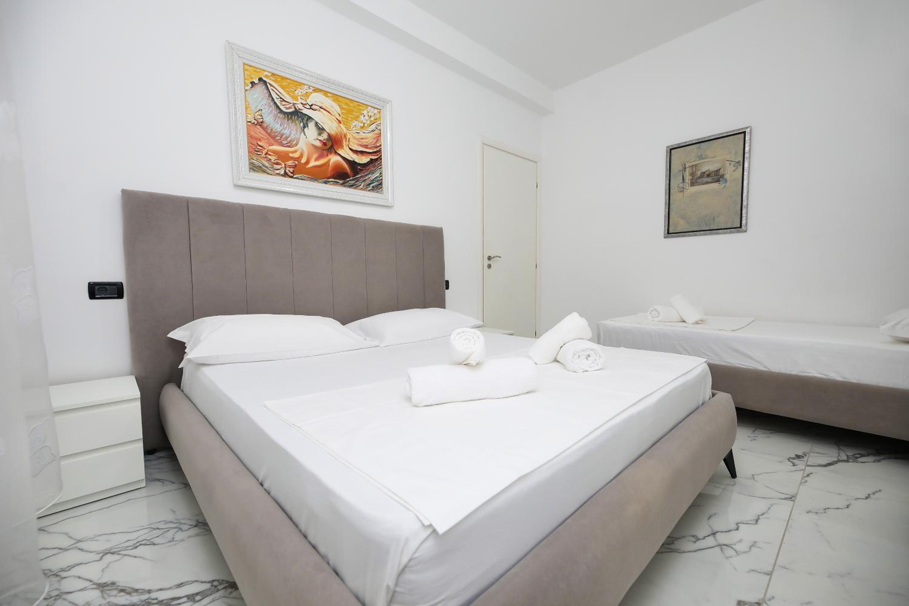 Jimi Apartments