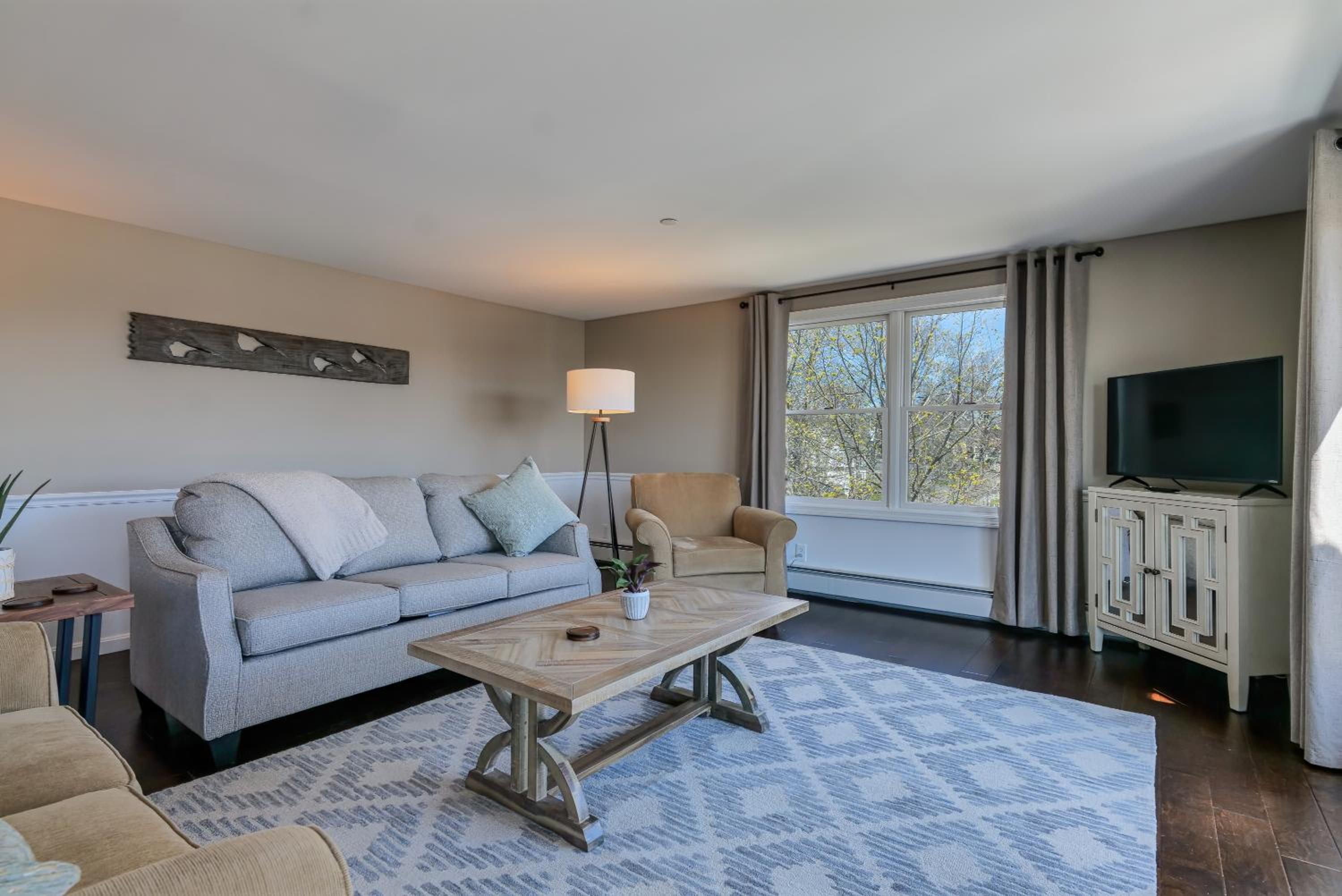 2BR Condo Downtown SWH w/ Ocean Views [Driftwood] view 4