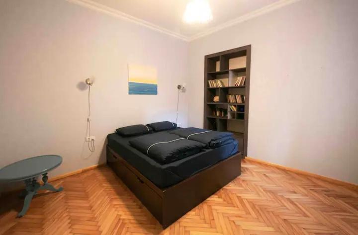 Shota’s Apartment on Zabulashvili Street view 4