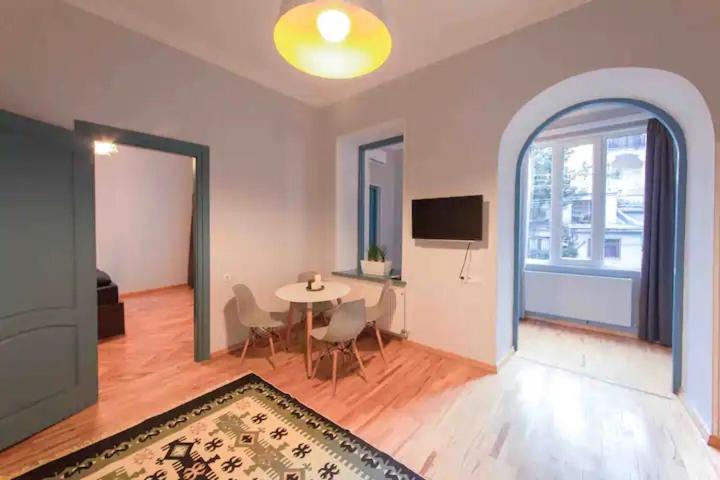 Shota’s Apartment on Zabulashvili Street view 5