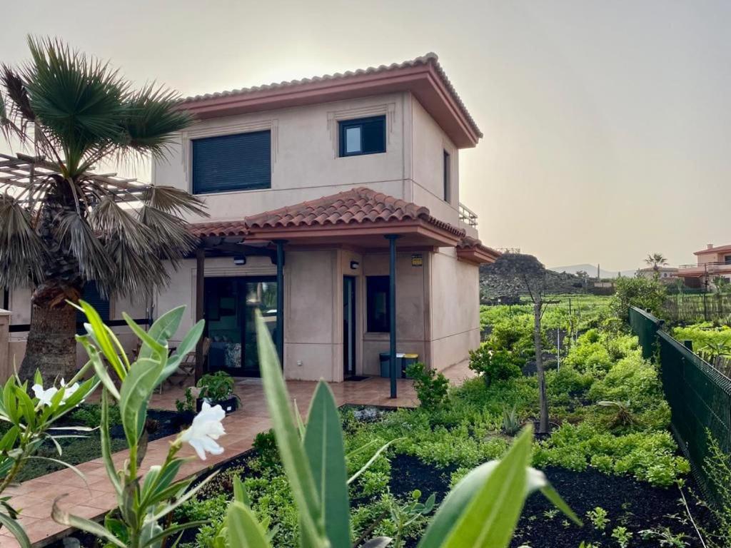 Tara Kutir by Sea You There Fuerteventura
