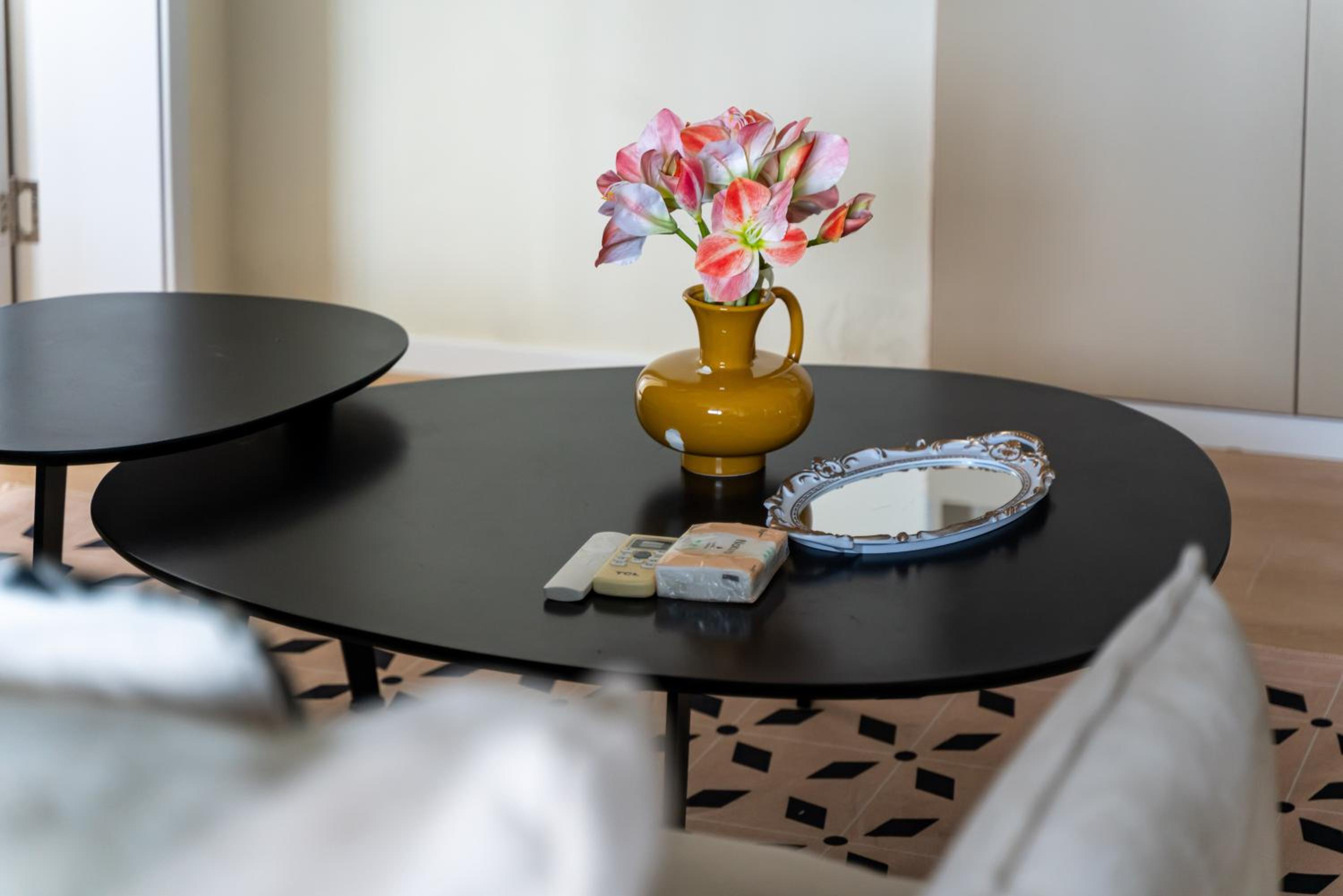 Yi Du Home with City View - Family Suite 500m to Nanjing West Rd Near People's Square -Credit Cards Accepted