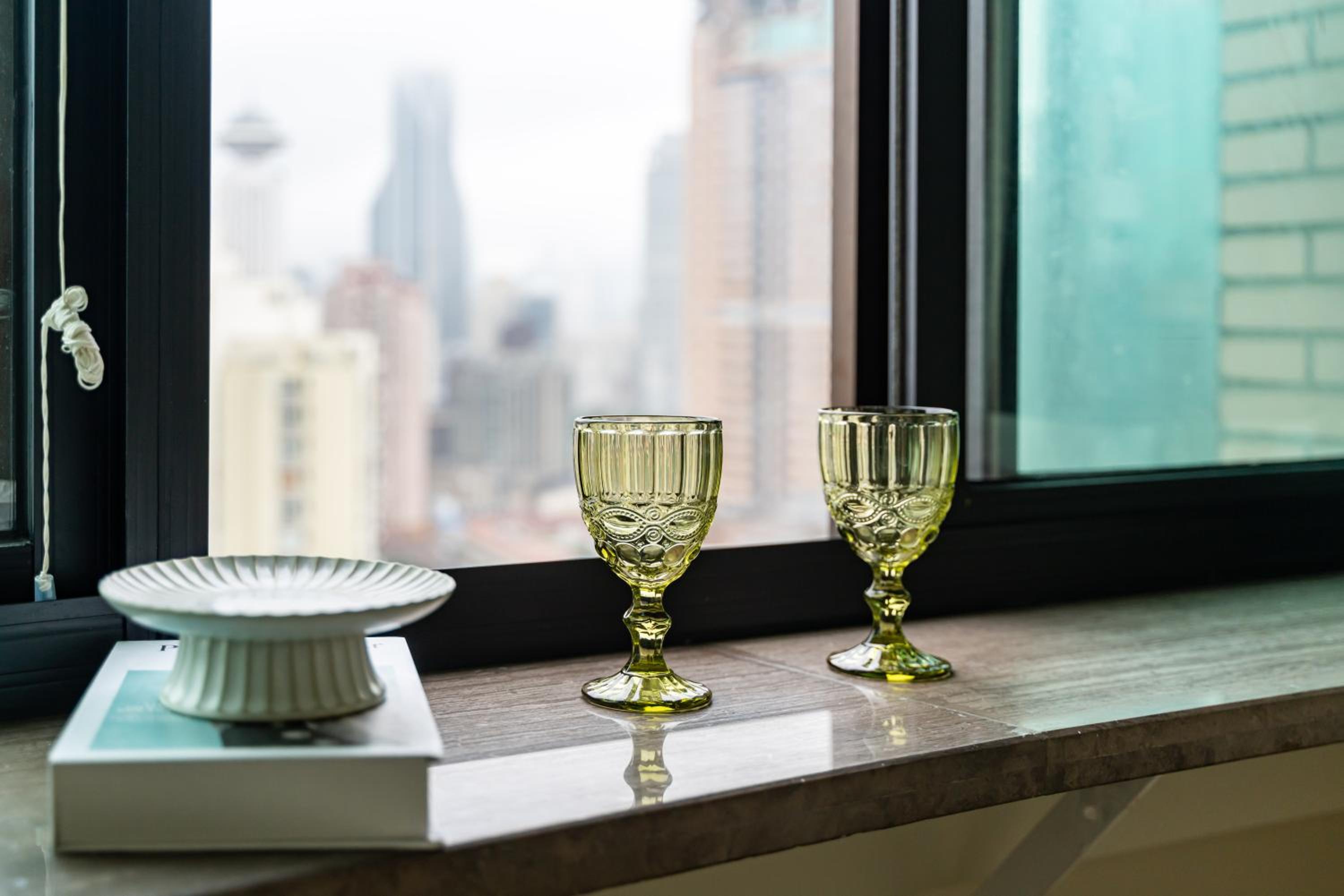 Yi Du Home with City View - Family Suite 500m to Nanjing West Rd Near People's Square -Credit Cards Accepted