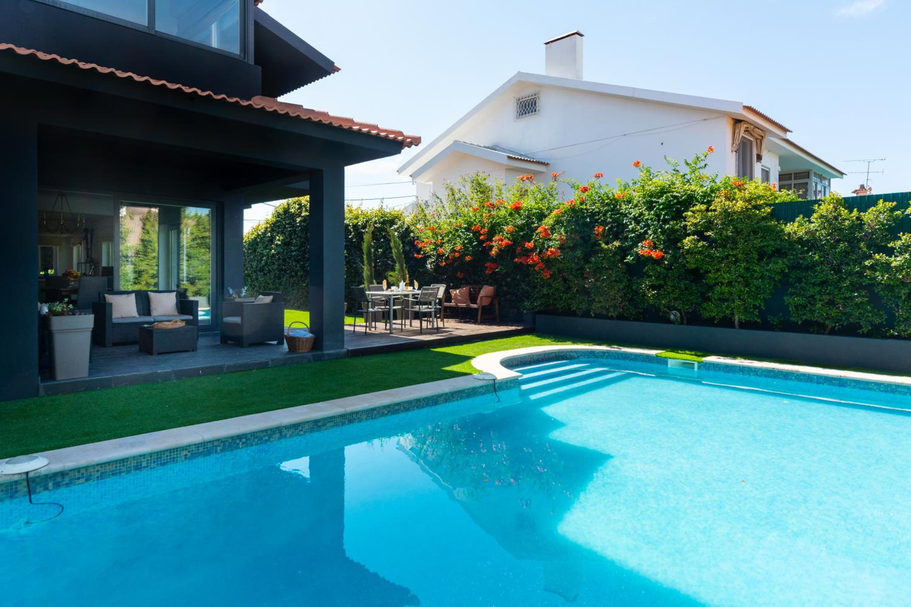 Marigold Cascais Villa view 4