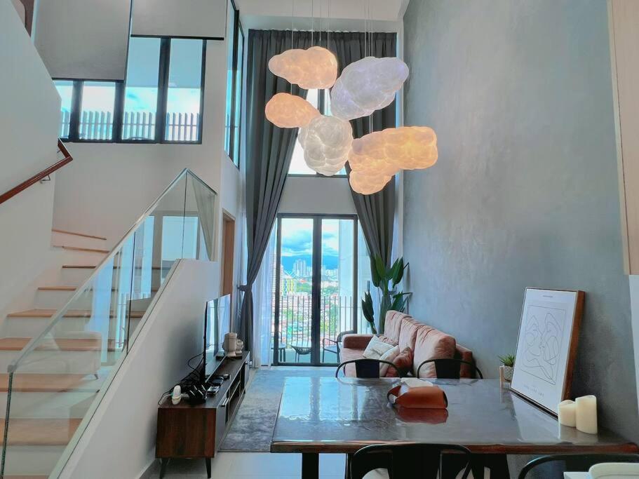 7PX 2BR Family Gathering Loft @ Colony, Near Quill City Mall & Monorail