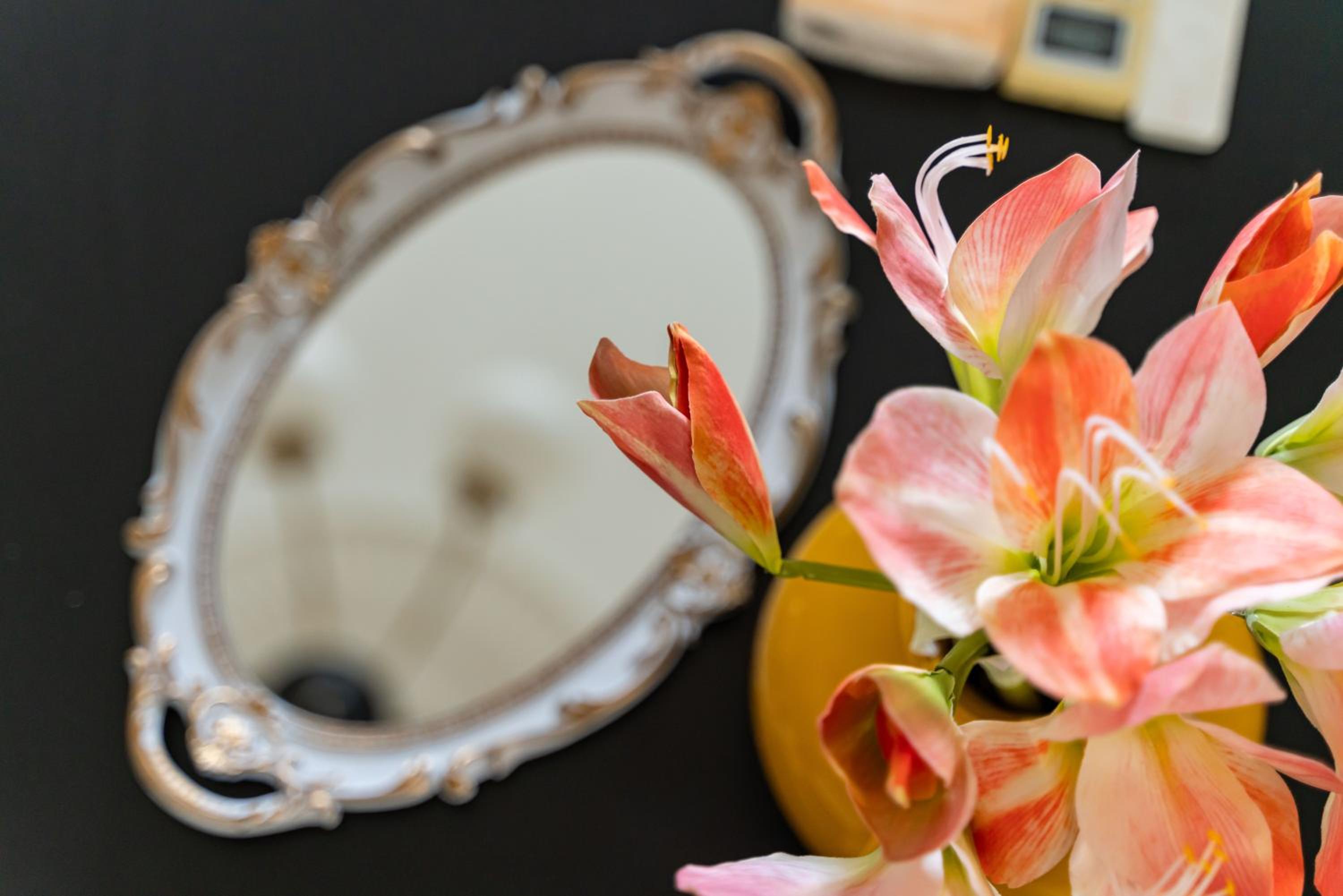 Yi Du Home with City View - Family Suite 500m to Nanjing West Rd Near People's Square -Credit Cards Accepted