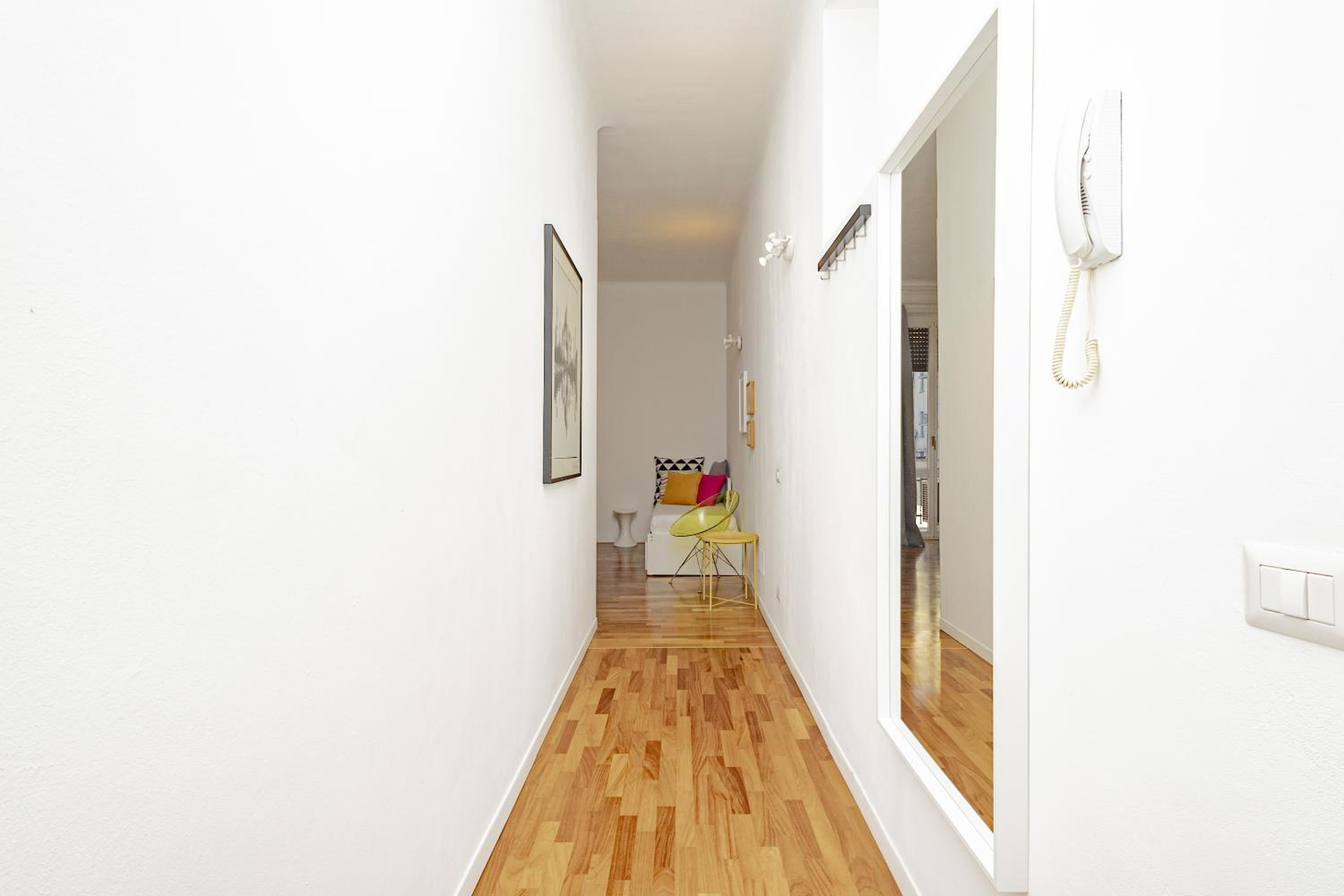 Xenia Apartments - Cozy Luminous flat near Navigli