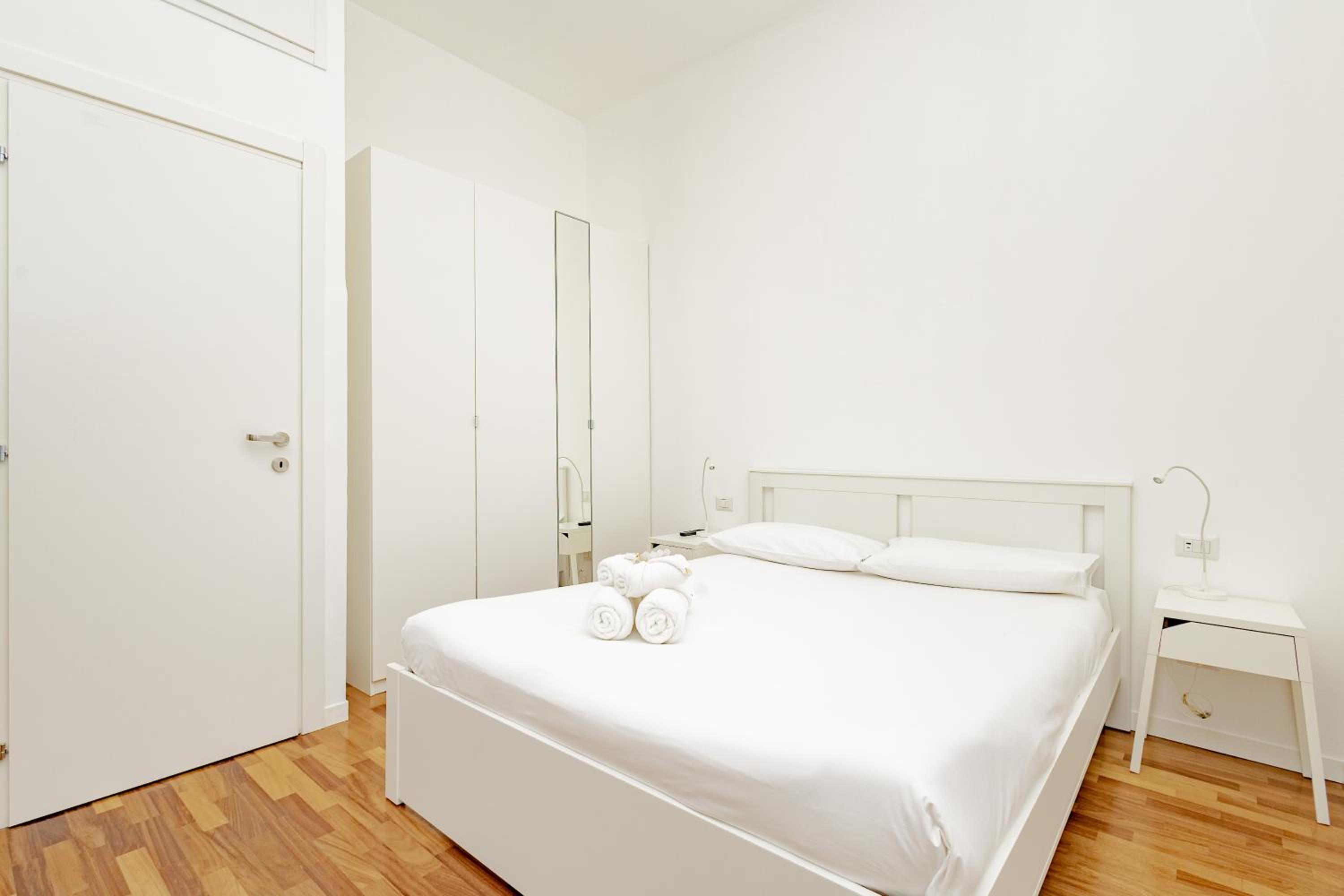 Xenia Apartments - Cozy Luminous flat near Navigli