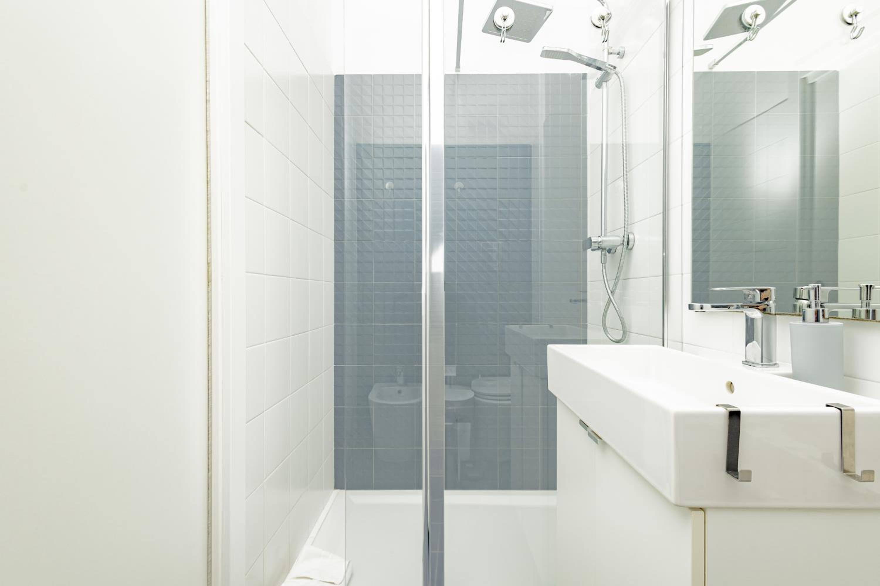 Xenia Apartments - Cozy Luminous flat near Navigli