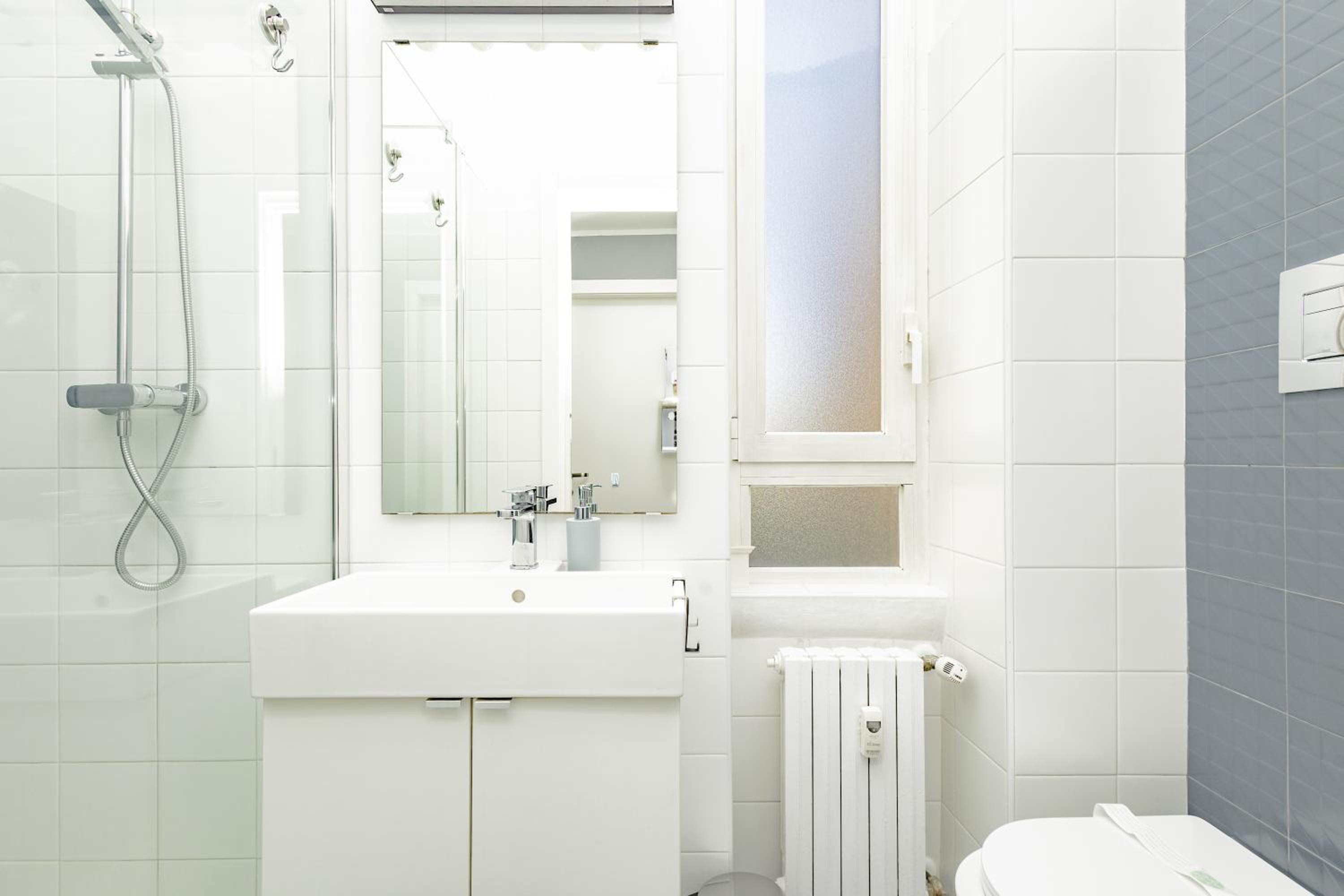 Xenia Apartments - Cozy Luminous flat near Navigli