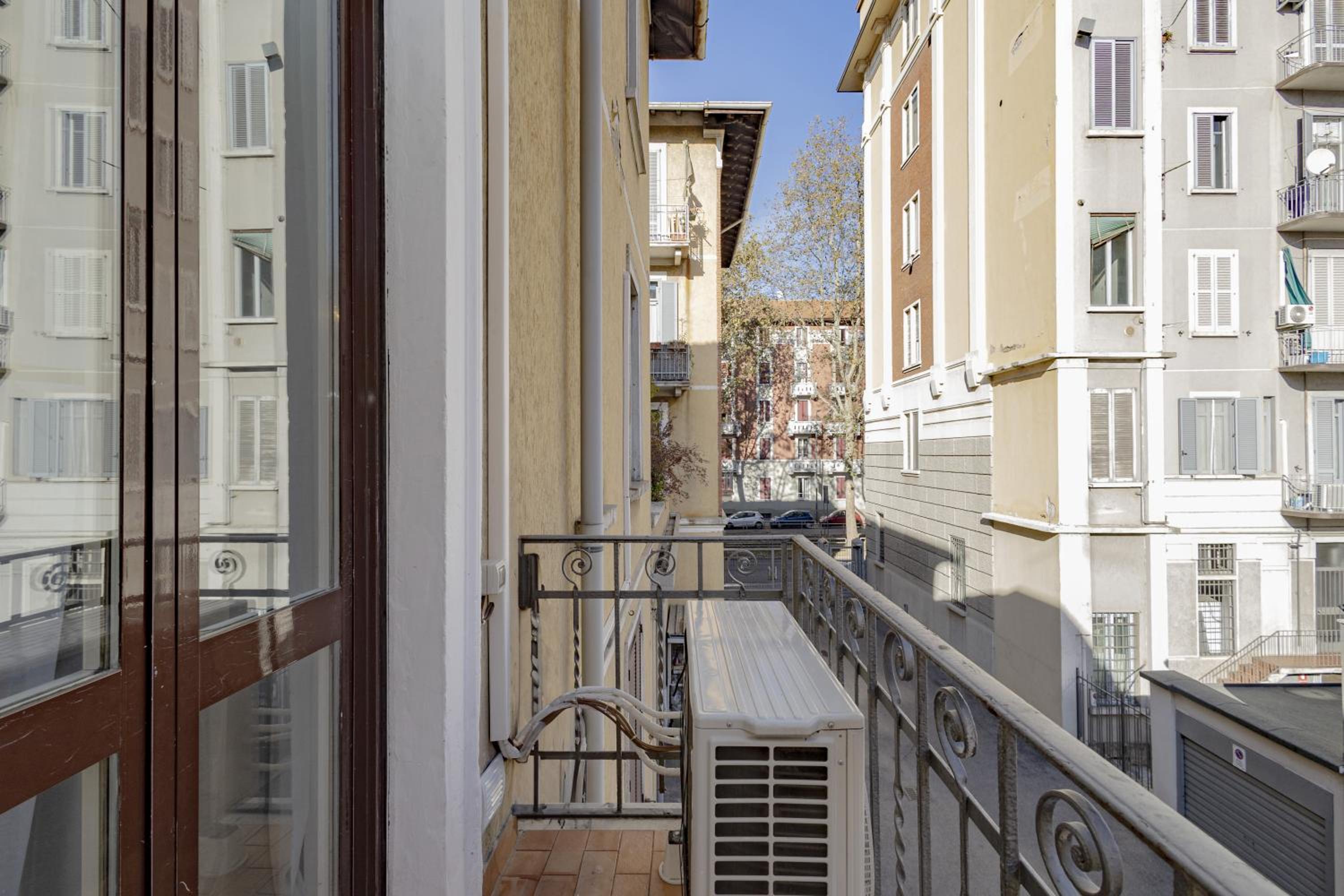 Xenia Apartments - Cozy Luminous flat near Navigli