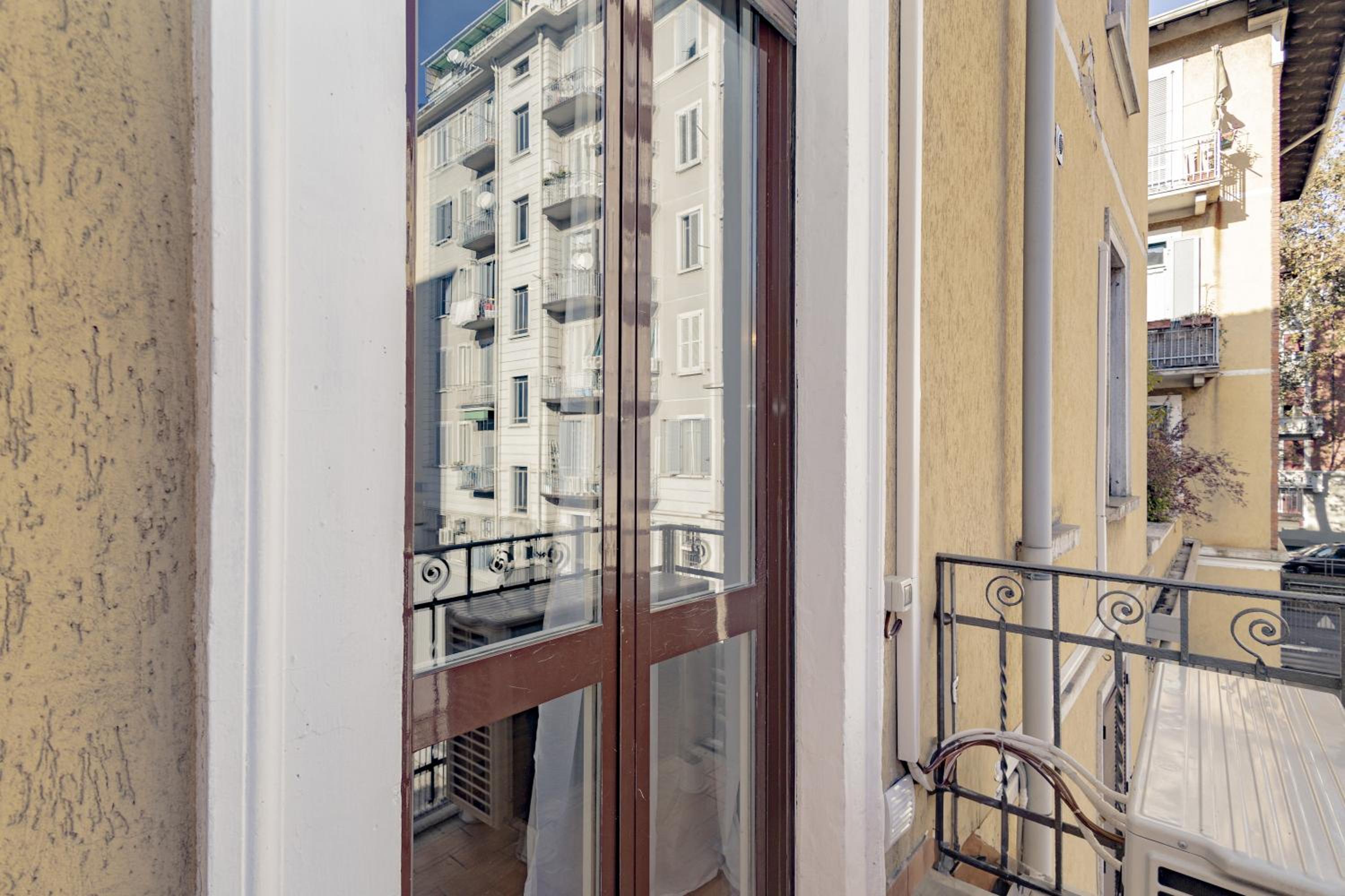 Xenia Apartments - Cozy Luminous flat near Navigli
