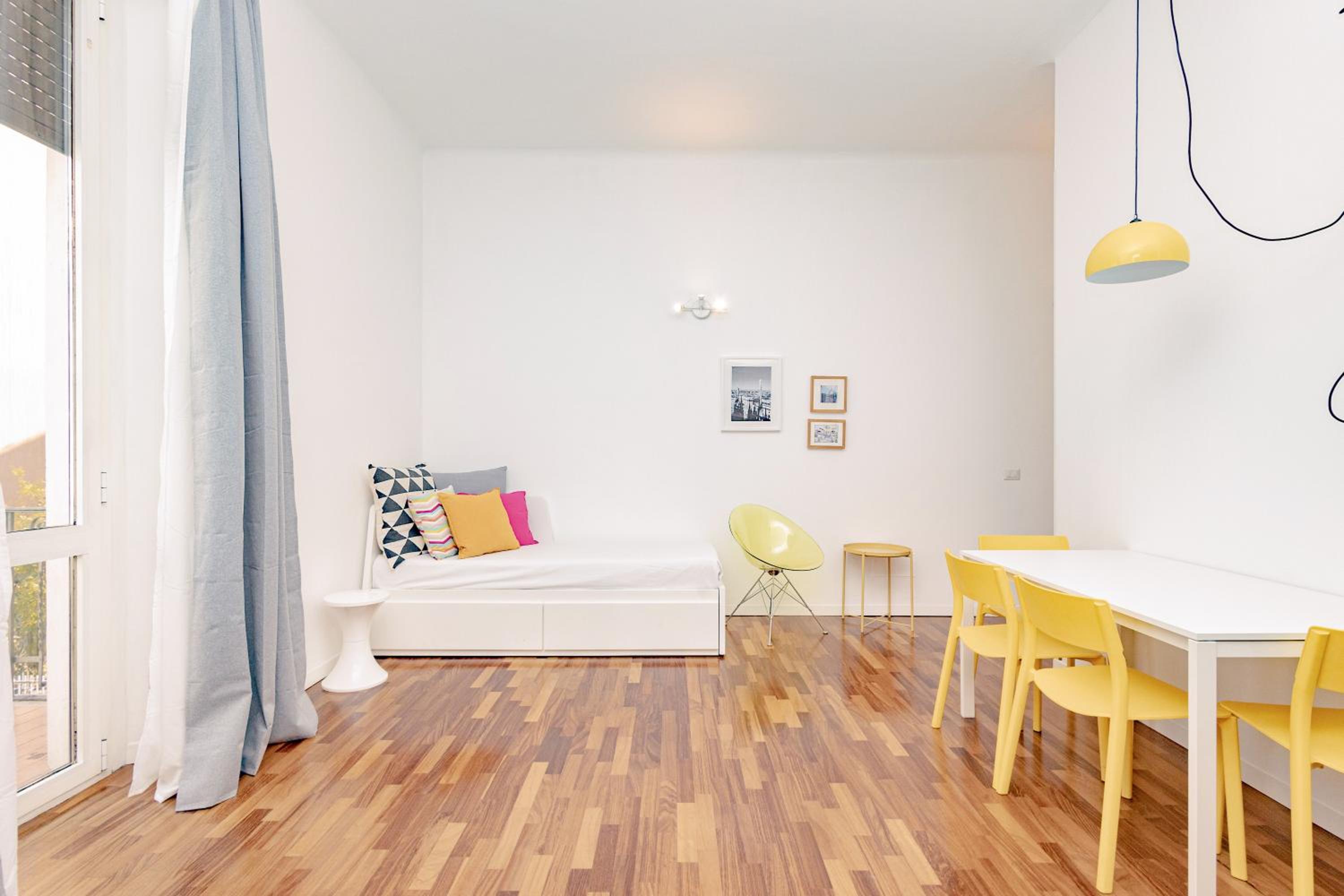 Xenia Apartments - Cozy Luminous flat near Navigli