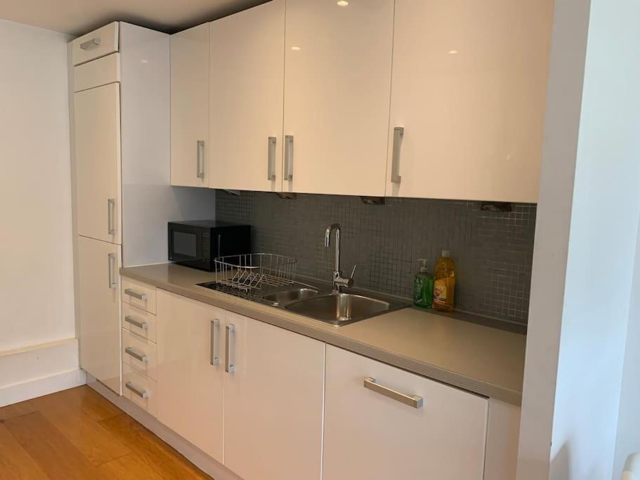 2 bed Apt, Hoxton, Canal views