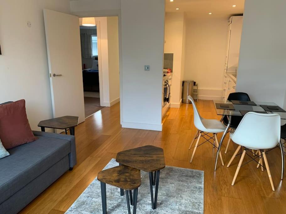 2 bed Apt, Hoxton, Canal views