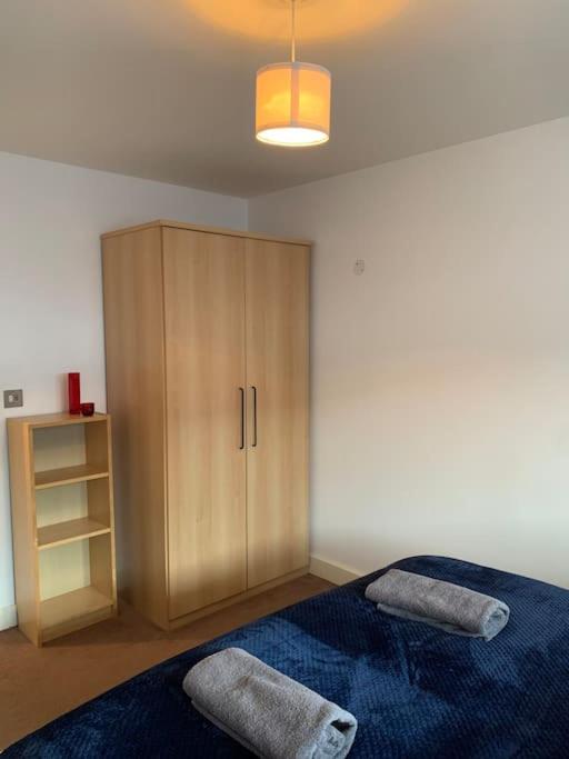 2 bed Apt, Hoxton, Canal views