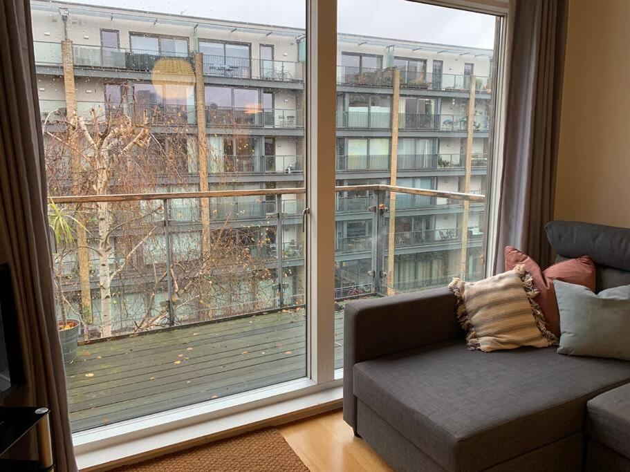 2 bed Apt, Hoxton, Canal views