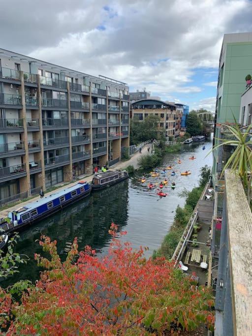 2 bed Apt, Hoxton, Canal views