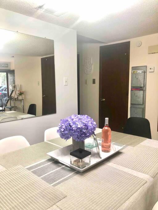 Savannah Posh 2 King Bed townhome near downtown and Tybee view 2