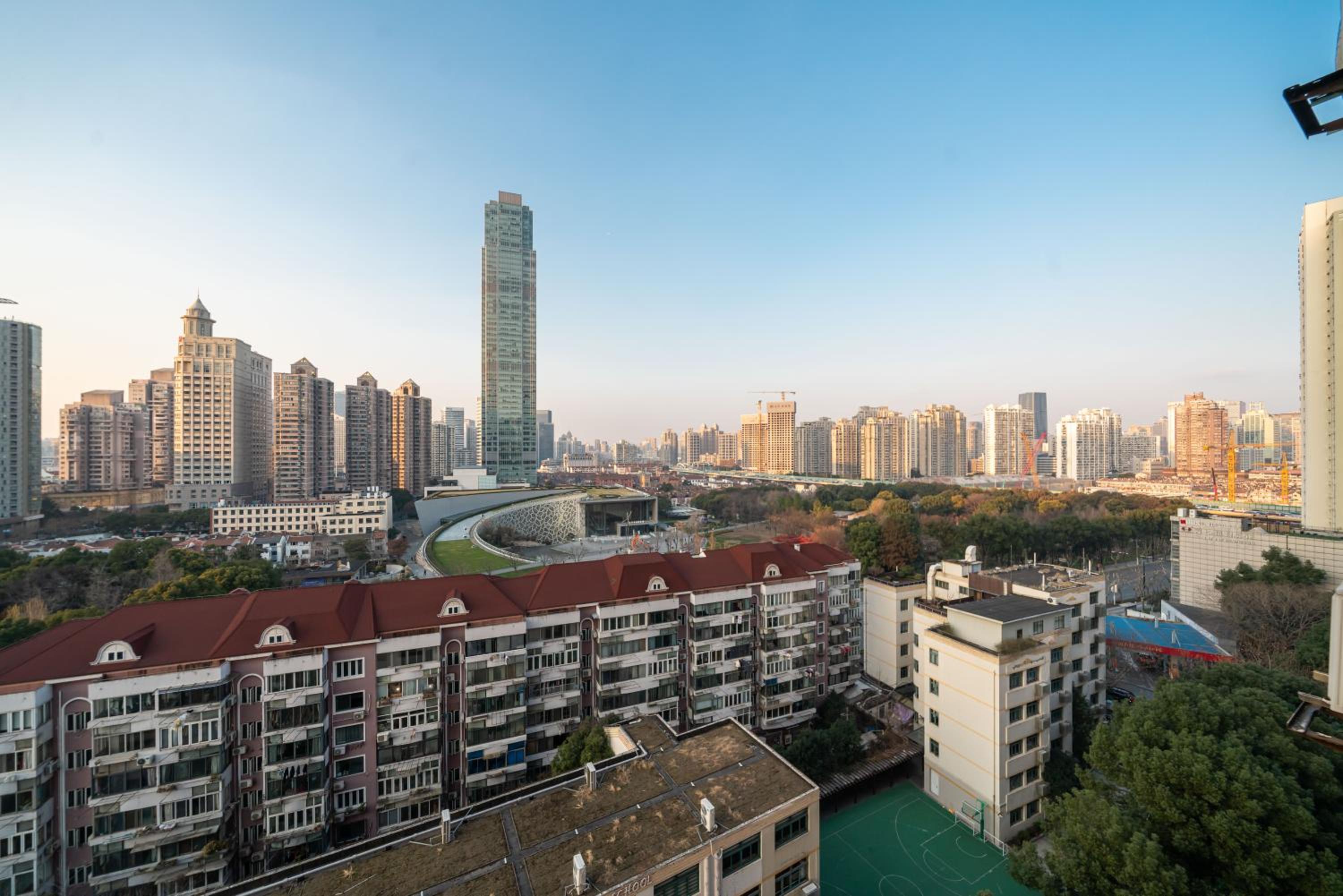 Yi Du Home with City View - Family Suite 500m to Nanjing West Rd Near People's Square -Credit Cards Accepted