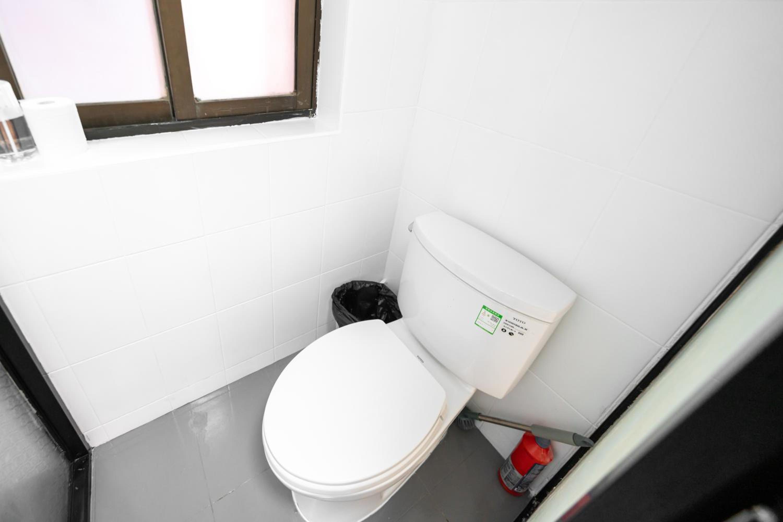 Yi Du Home with City View - Family Suite 500m to Nanjing West Rd Near People's Square -Credit Cards Accepted