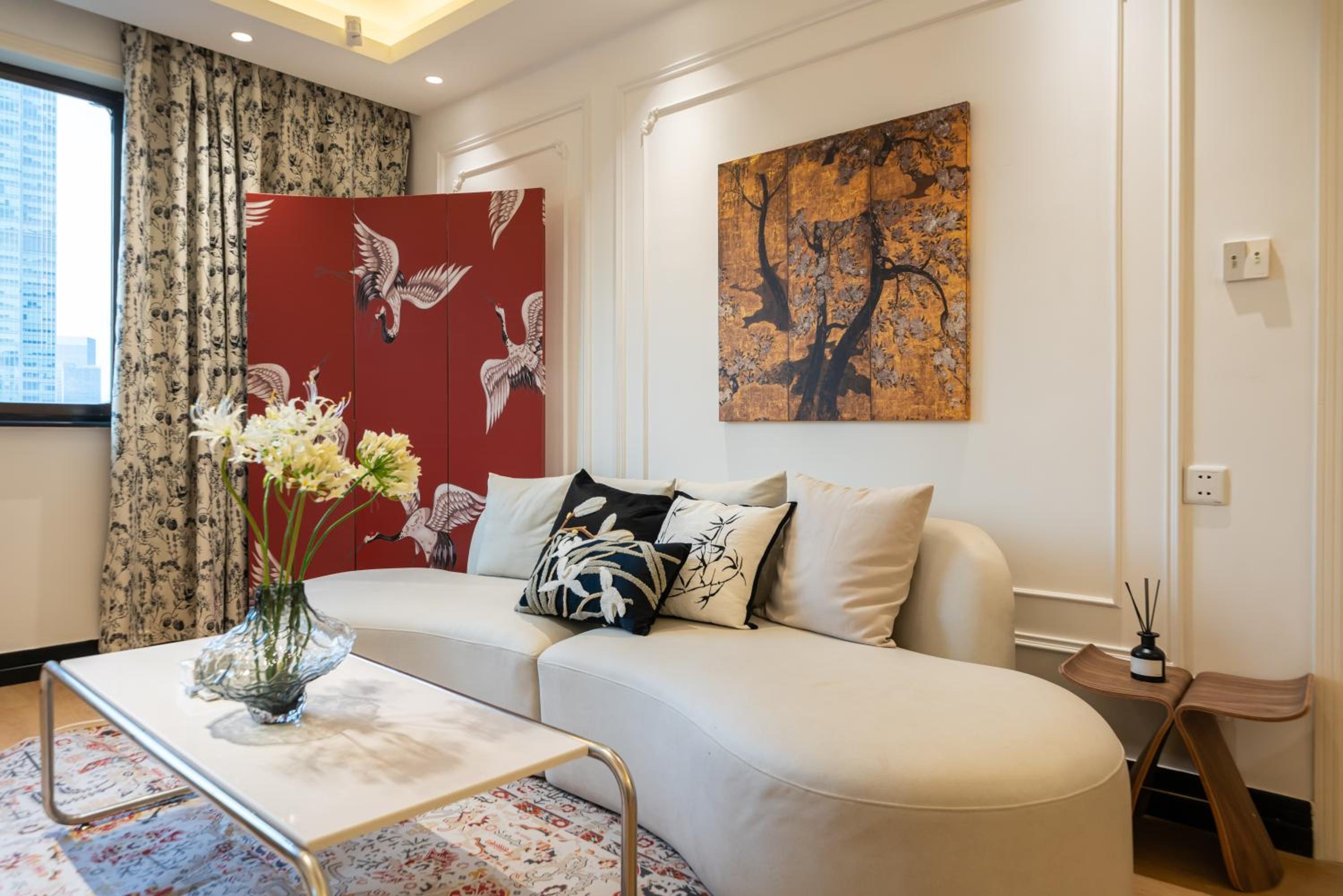 Yi Du Home with City View - Family Suite 500m to Nanjing West Rd Near People's Square -Credit Cards Accepted