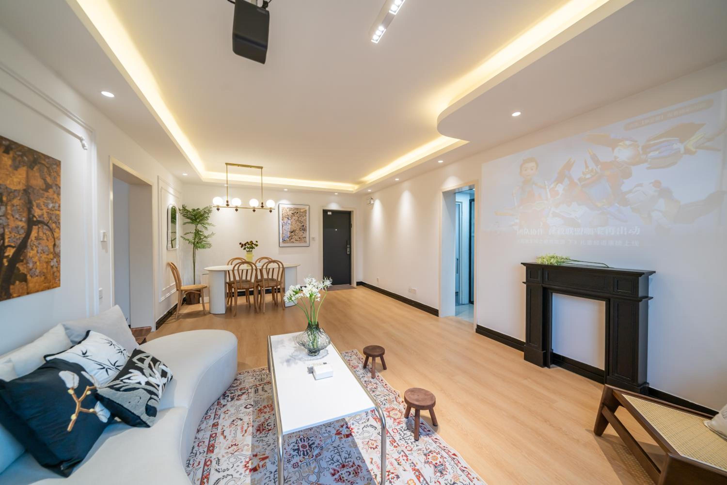 Yi Du Home with City View - Family Suite 500m to Nanjing West Rd Near People's Square -Credit Cards Accepted
