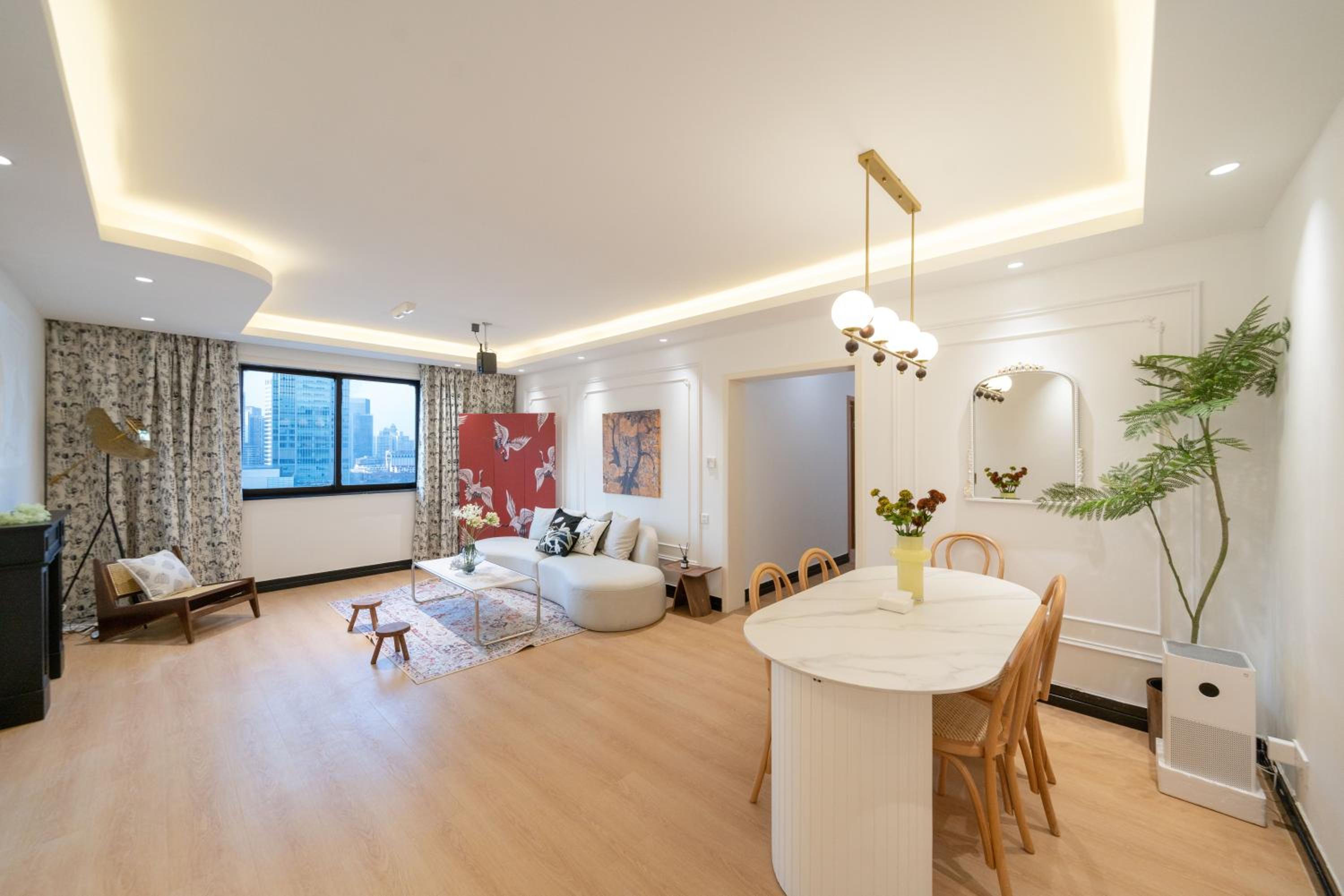 Yi Du Home with City View - Family Suite 500m to Nanjing West Rd Near People's Square -Credit Cards Accepted
