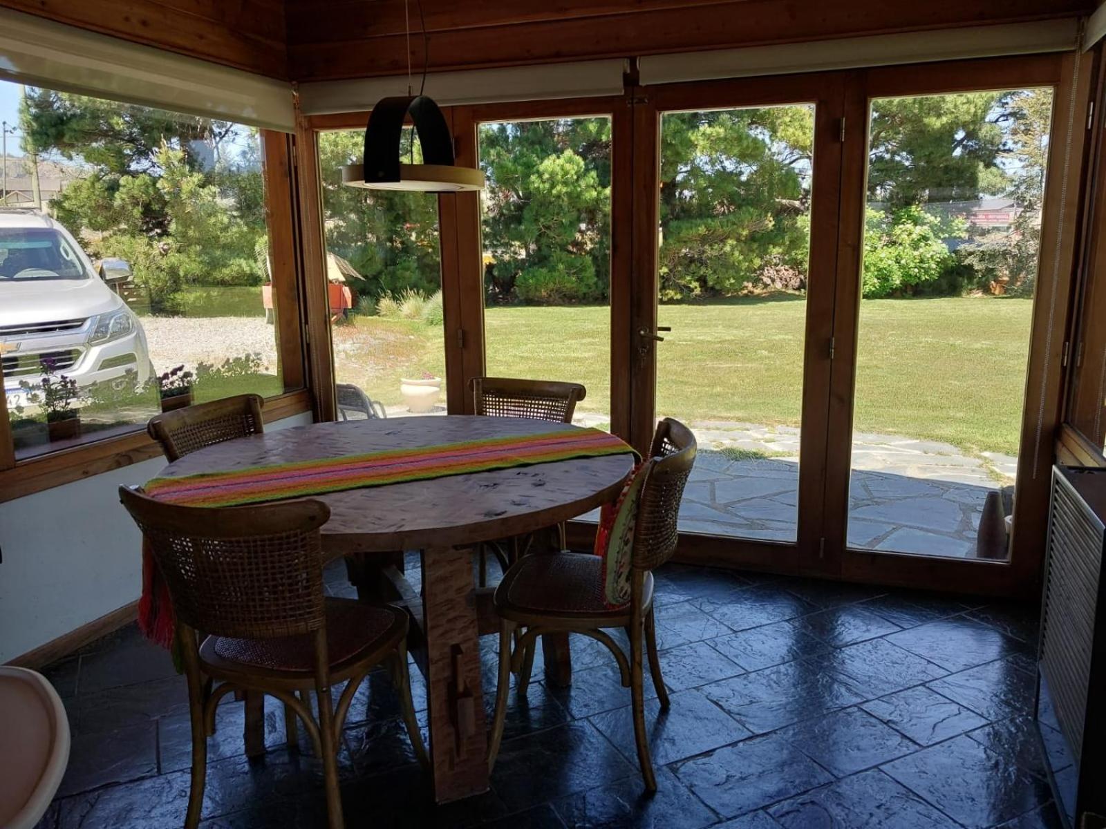 Casa con costa del lago