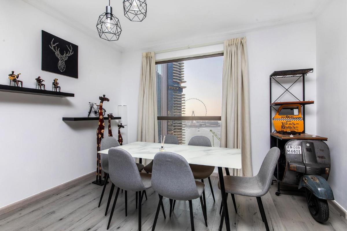 Dubai Marina 1BR with amazing sea view at Murjan 2
