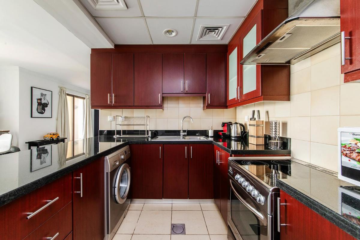Dubai Marina 1BR with amazing sea view at Murjan 2