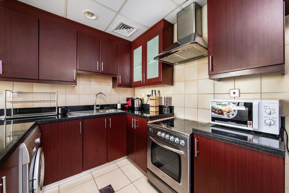 Dubai Marina 1BR with amazing sea view at Murjan 2
