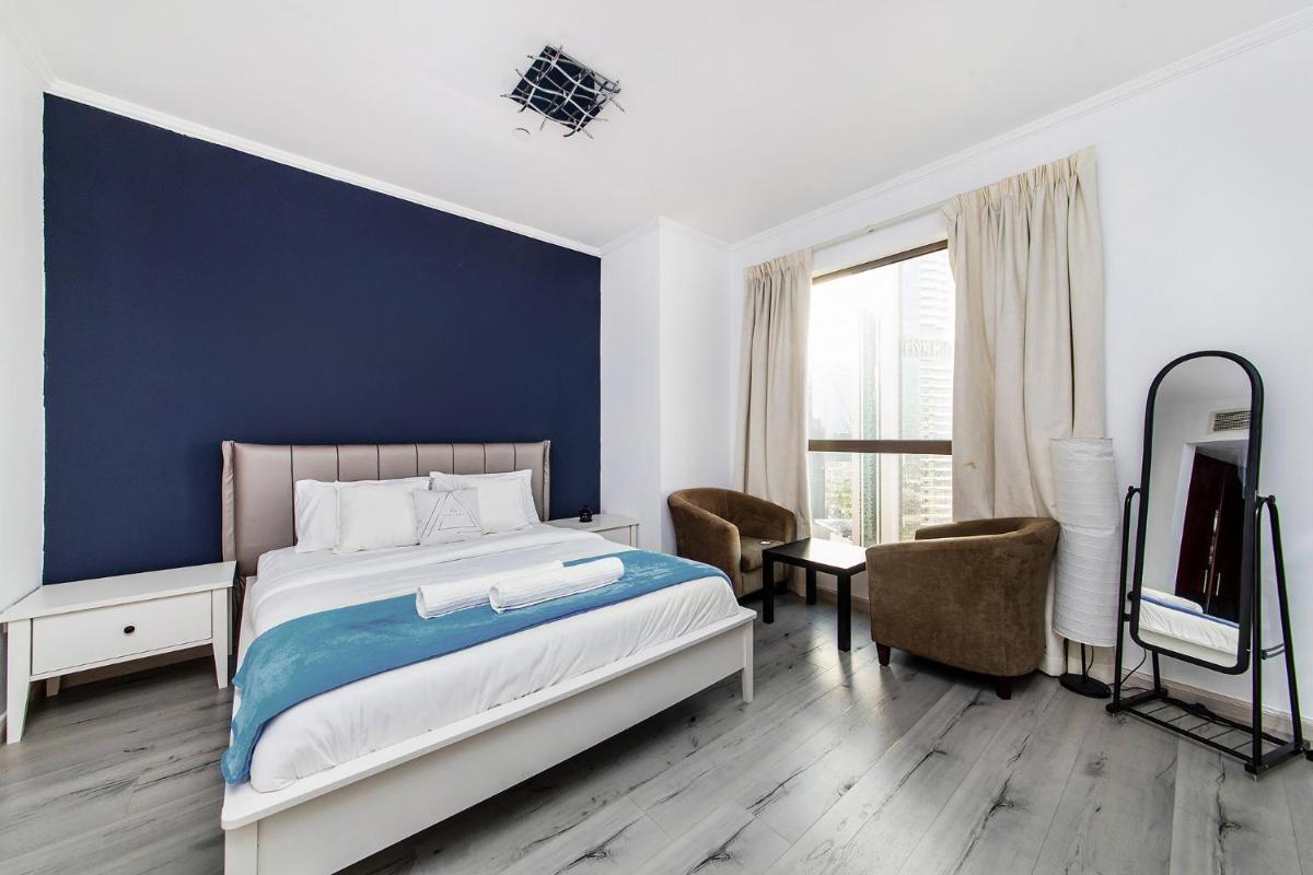 Dubai Marina 1BR with amazing sea view at Murjan 2
