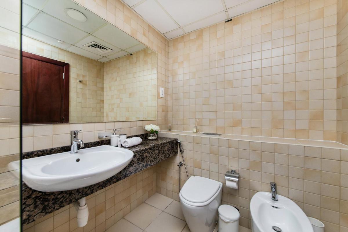 Dubai Marina 1BR with amazing sea view at Murjan 2