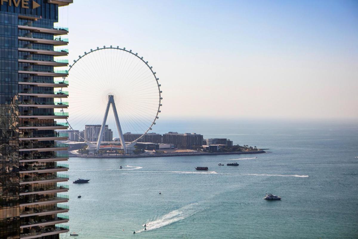 Dubai Marina 1BR with amazing sea view at Murjan 2
