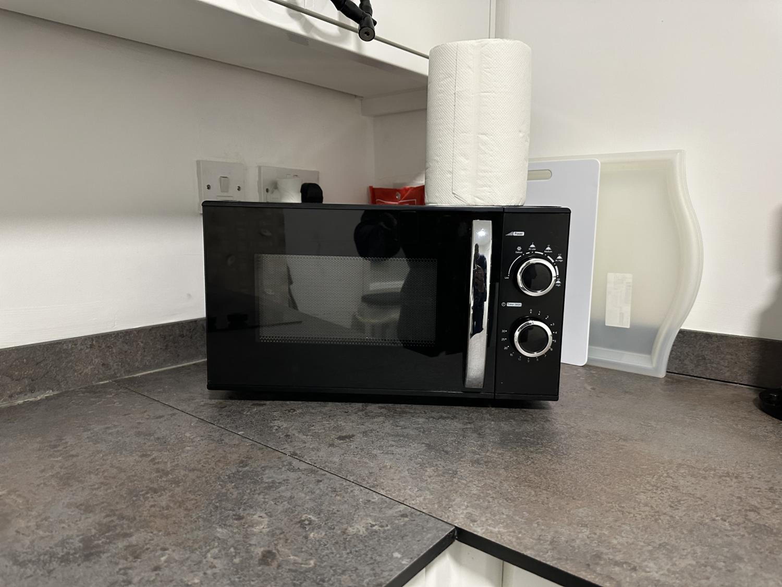 Cosy Studio Escape in Ilkeston with Netflix view 5