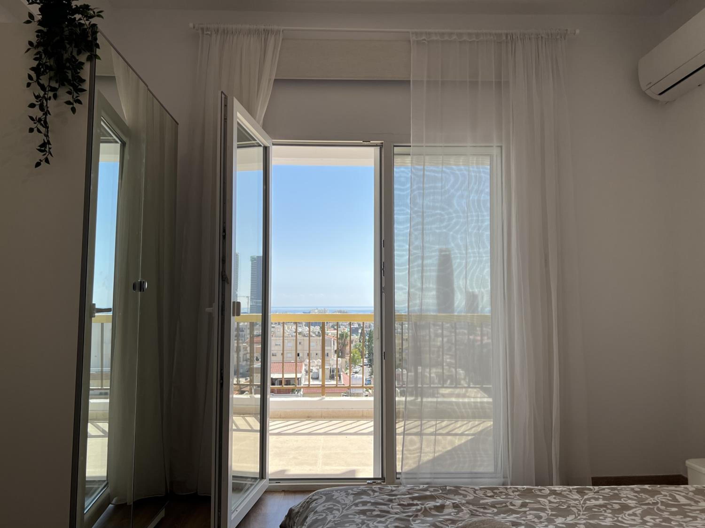 Sunny Rooms
