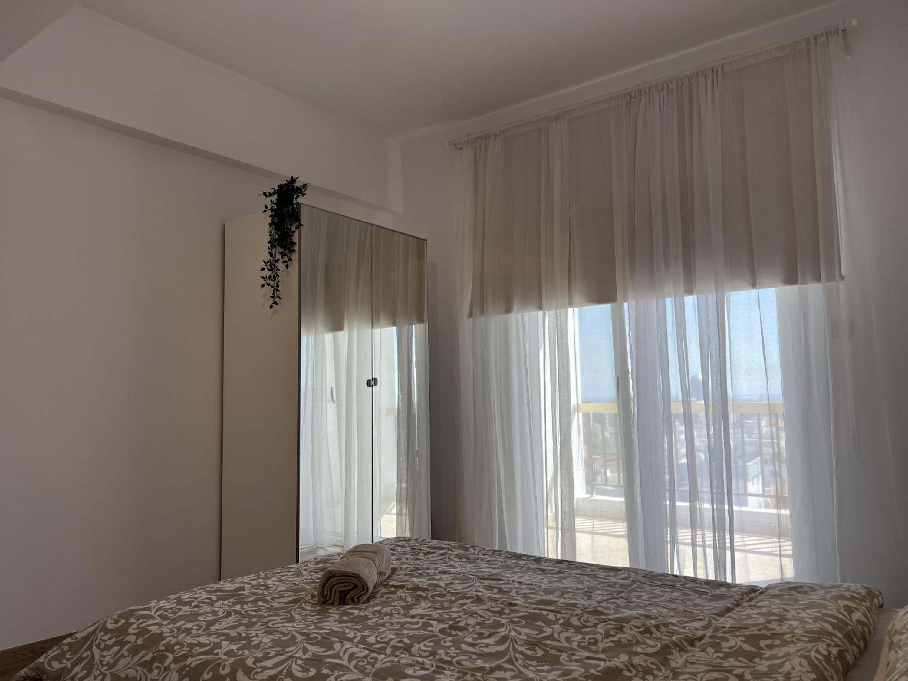 Sunny Rooms