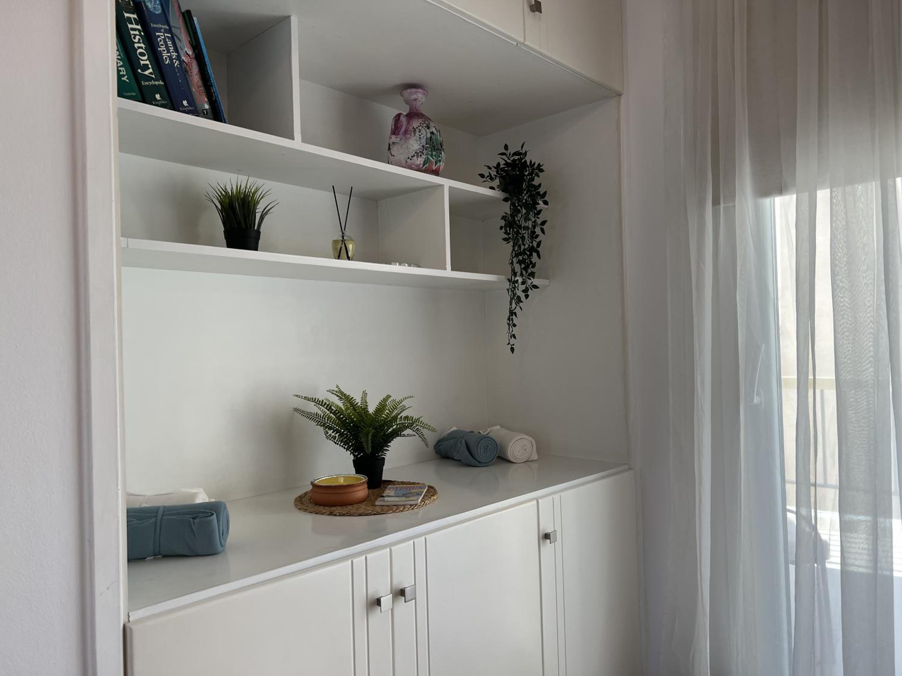 Sunny Rooms