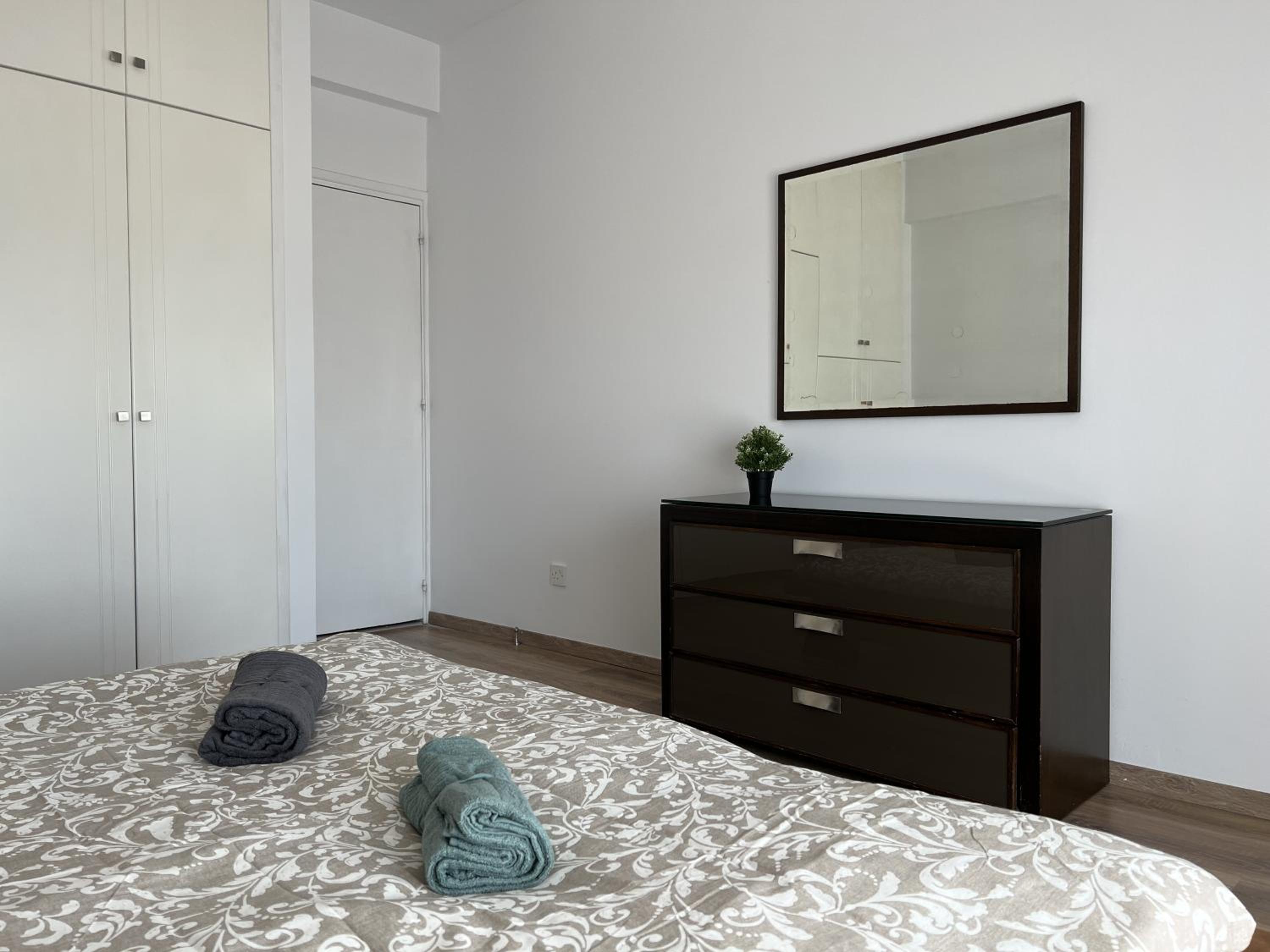 Sunny Rooms