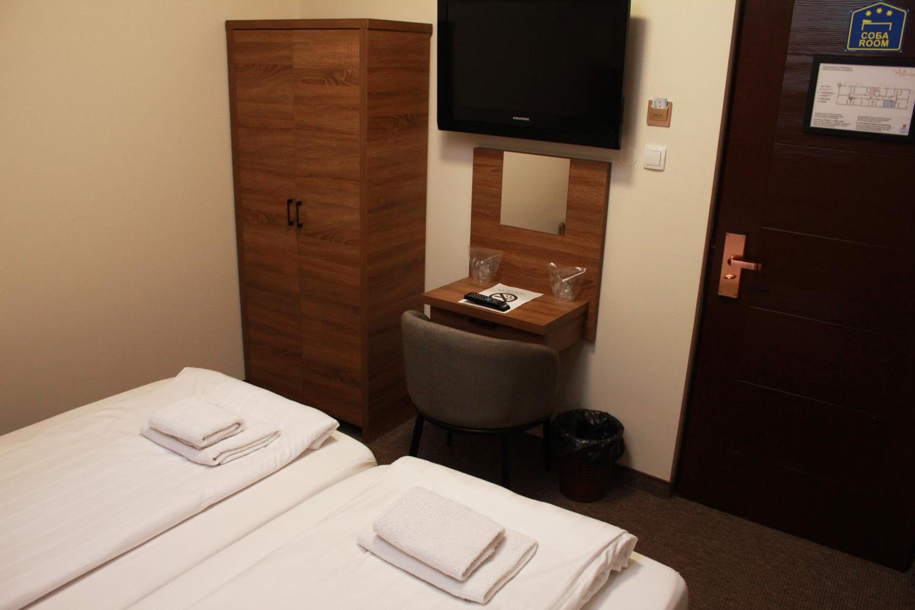 Photo 12