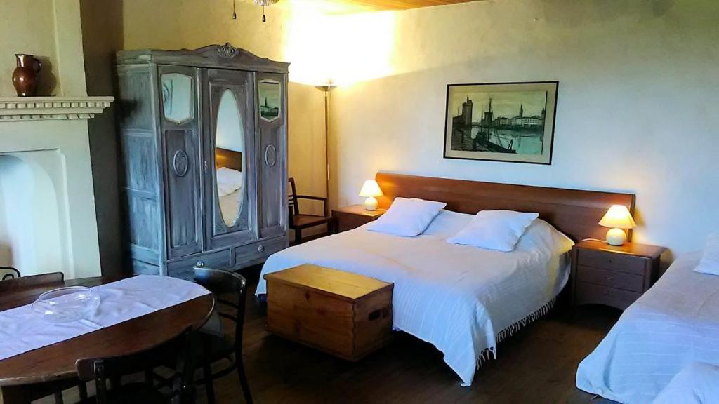 Manoir Le Cristal , grosses reductions sur les entrées du Futuroscpe, petites et grandes chambres familiales