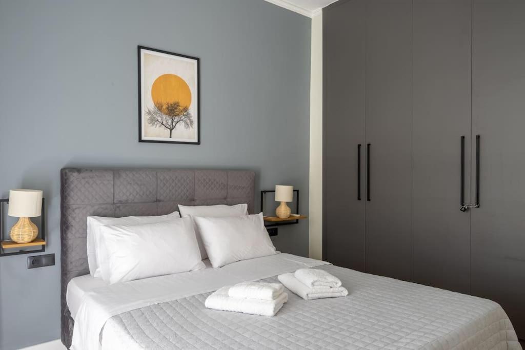 Contemporary Comfort in Athens photo 2