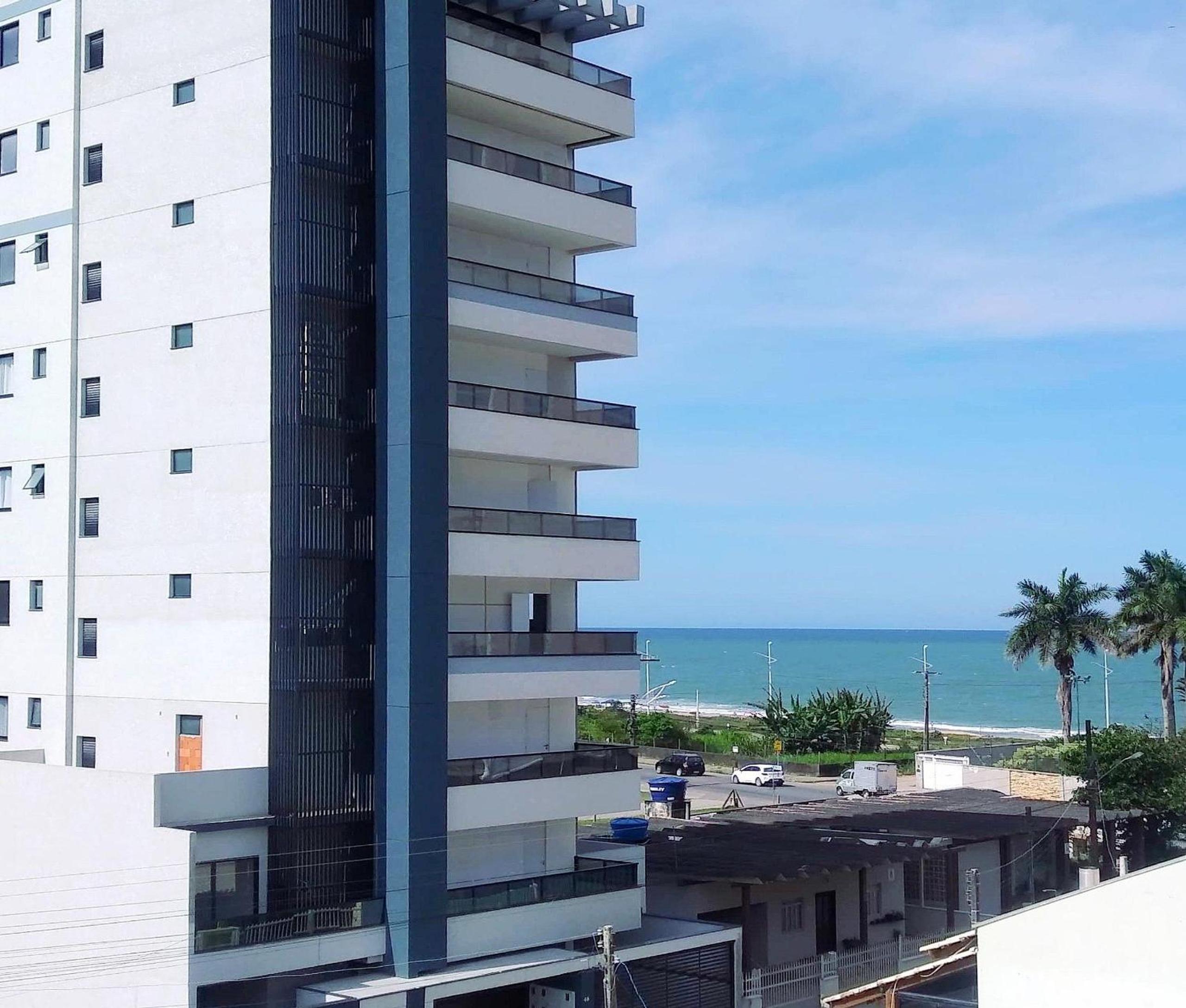 150m da praia em um fantástico edifício em Balneário Piçarras