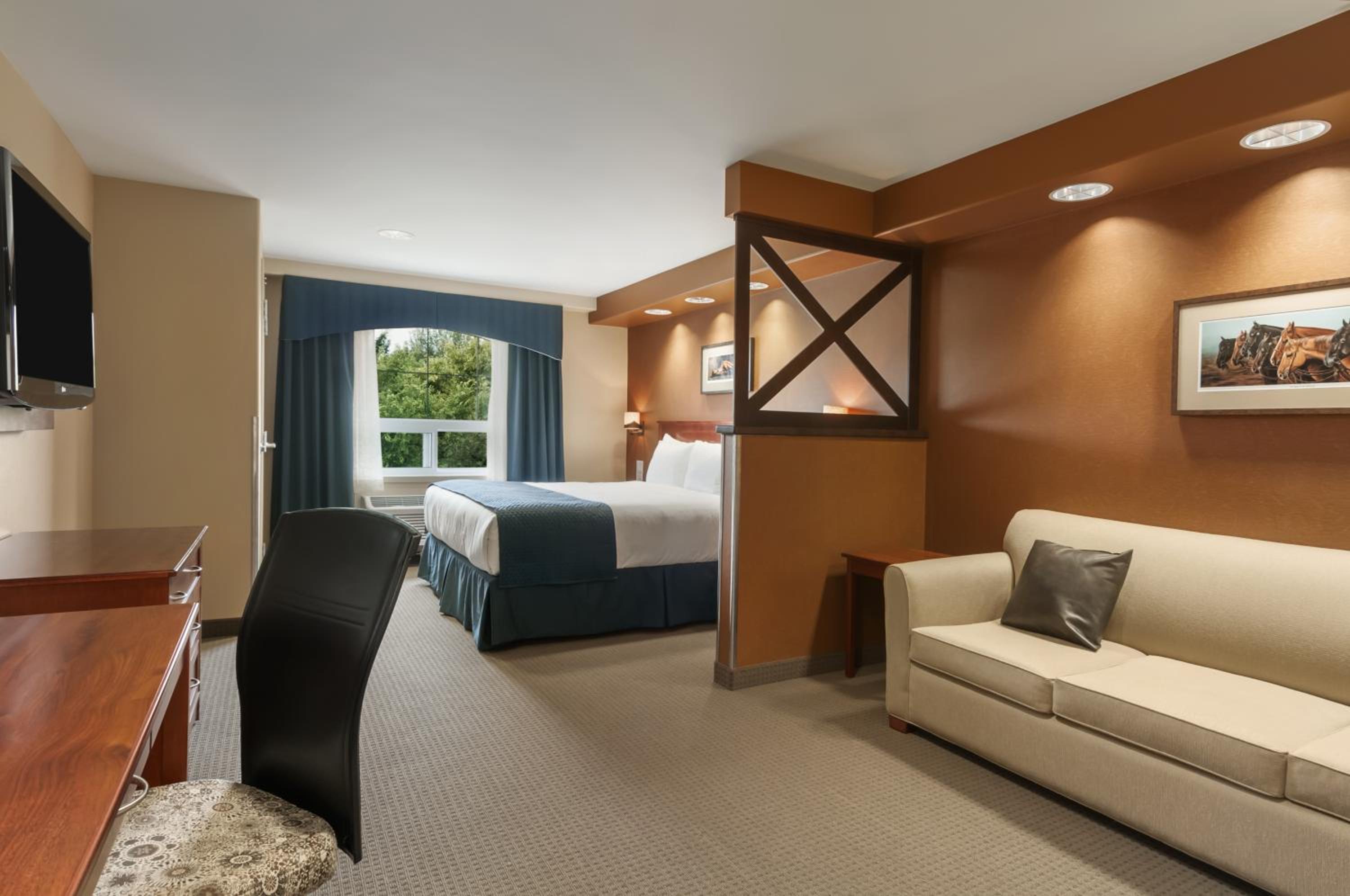 Brandon Vacations - Days Inn  Suites by Wyndham Brandon - Property Image 4
